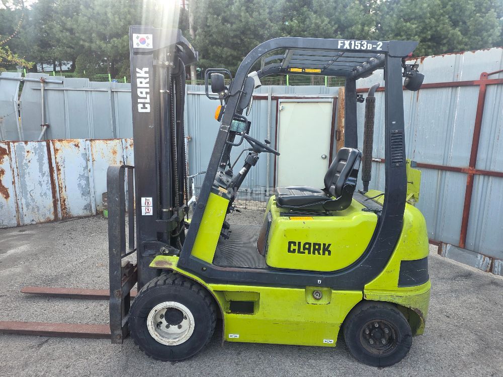 Clark Forklift 1.5톤3단디젤 (1.5톤)