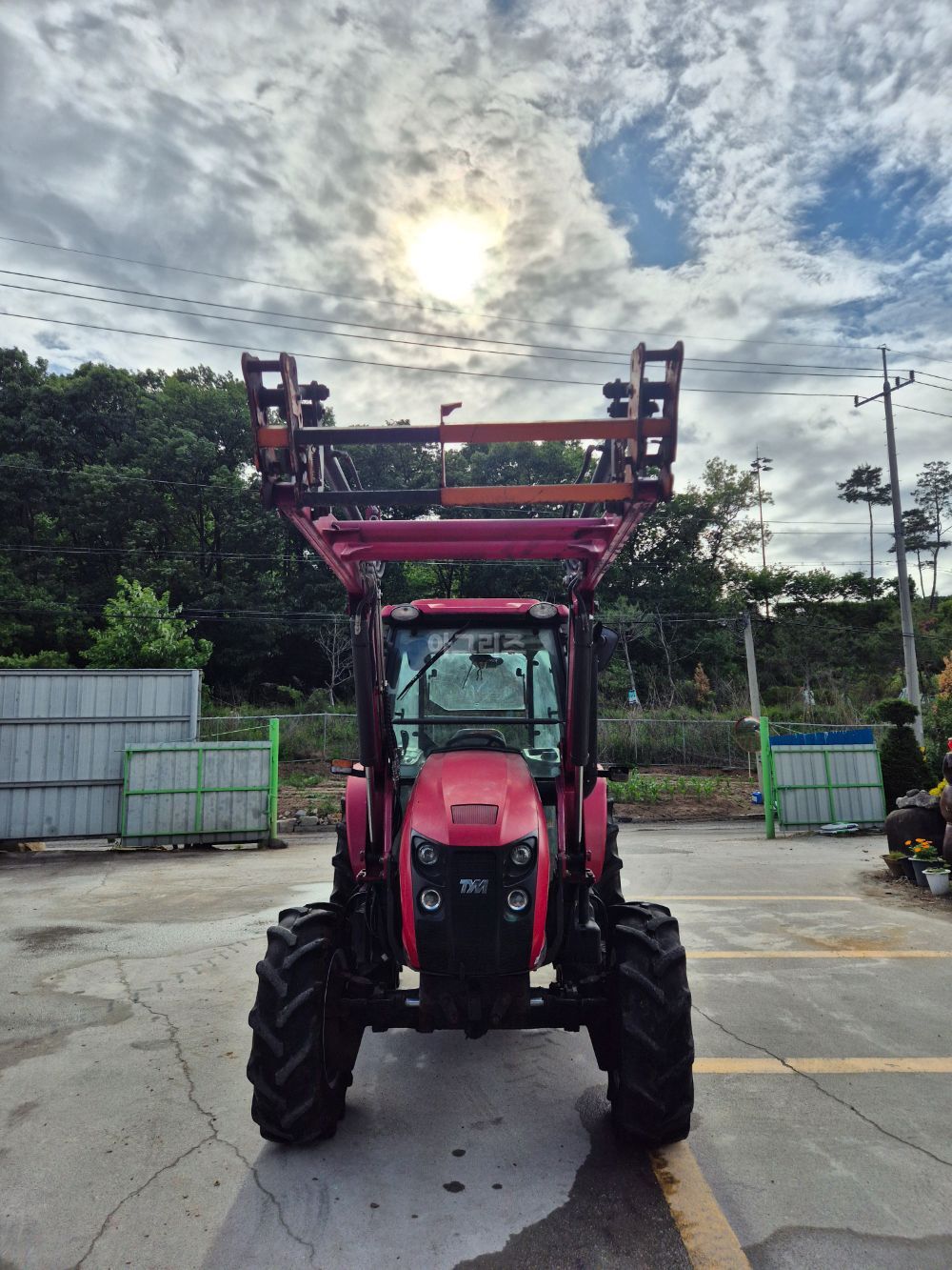 TYM 트랙터 X750 (75마력)