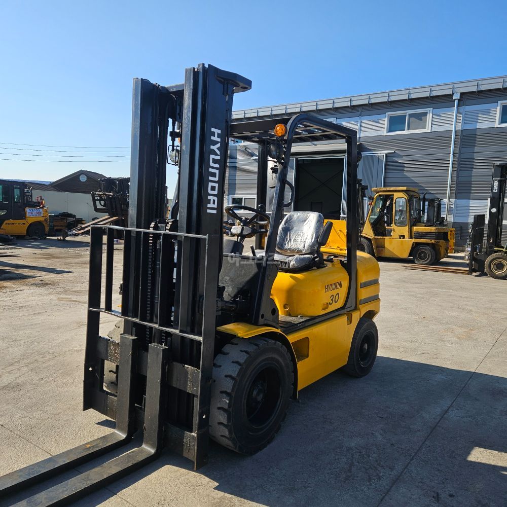  Forklift HDF3톤3단 (3톤) 뒤우측면