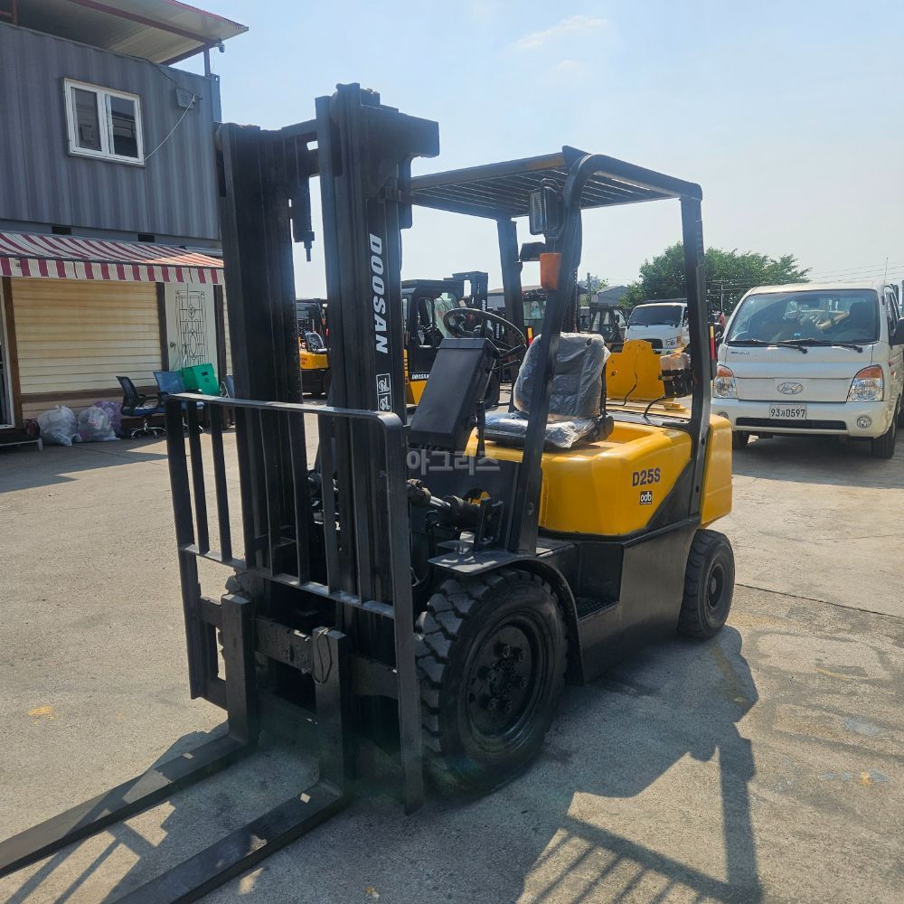 Forklift D25S-3 (2.5톤)