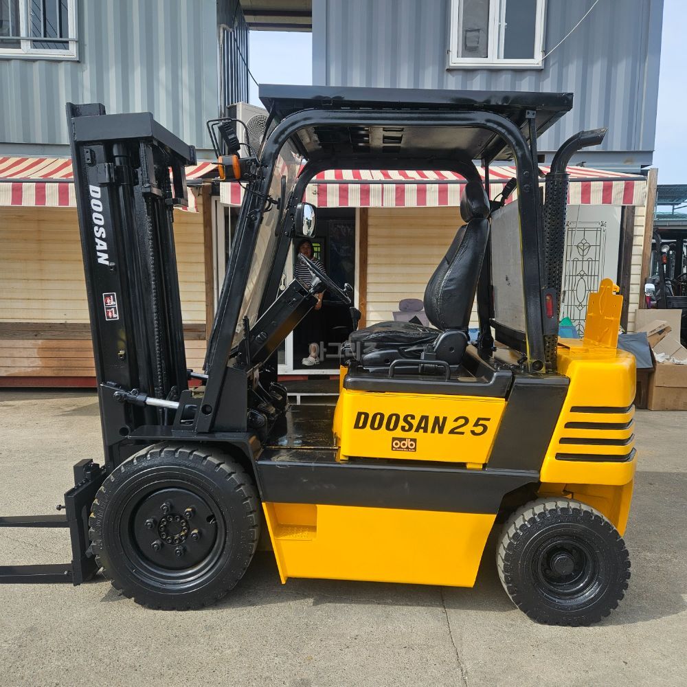 Doosan Forklift LD25S-2 (2.5톤) 뒤우측면