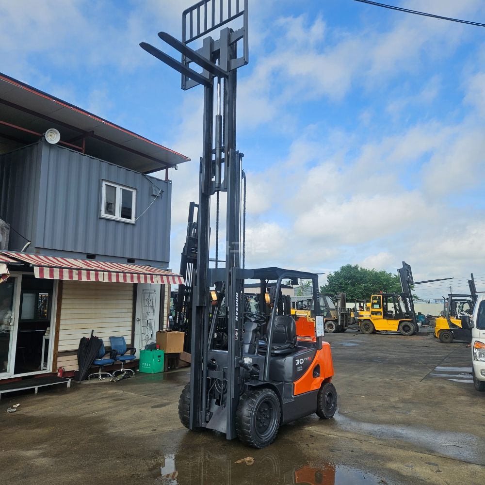 Doosan Forklift D30S-5 3단 (3톤)