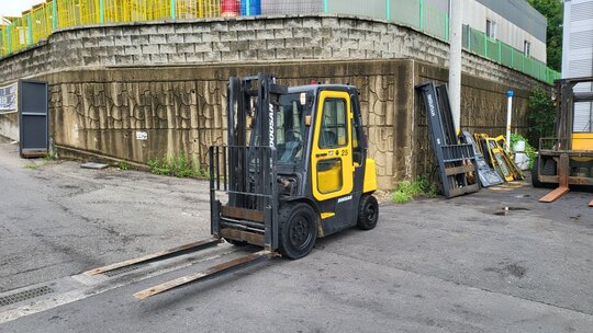  Forklift D25S-3 (2.5톤) 앞좌측면