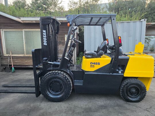 두산 지게차 4.5톤디젤 (4.5톤)