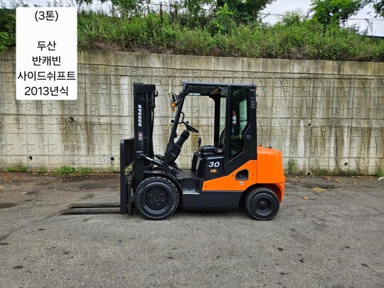 두산 지게차 중고 D30S-5 디젤 3톤 (반캐빈, 사이드쉬프트) (3톤)