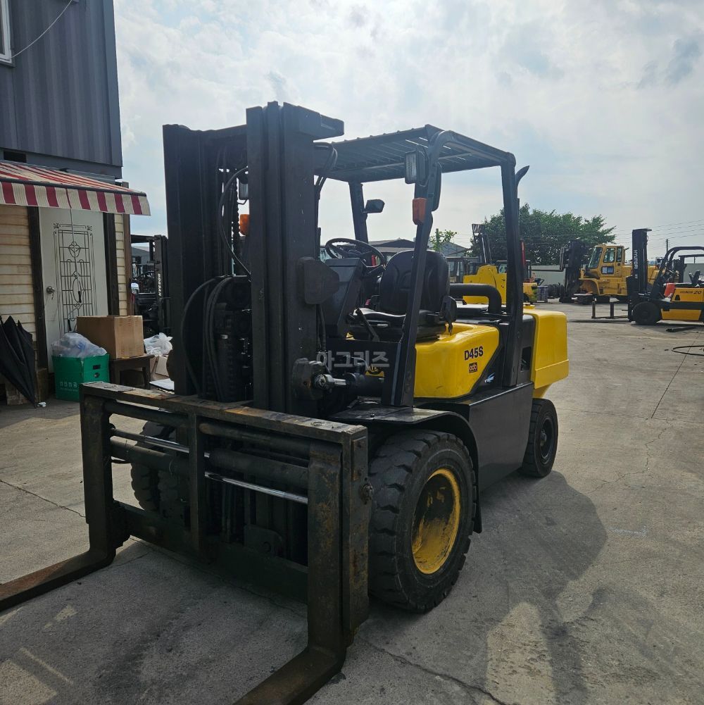 Doosan Forklift D45S-2 3단자동발 (4.5톤) 뒤우측면