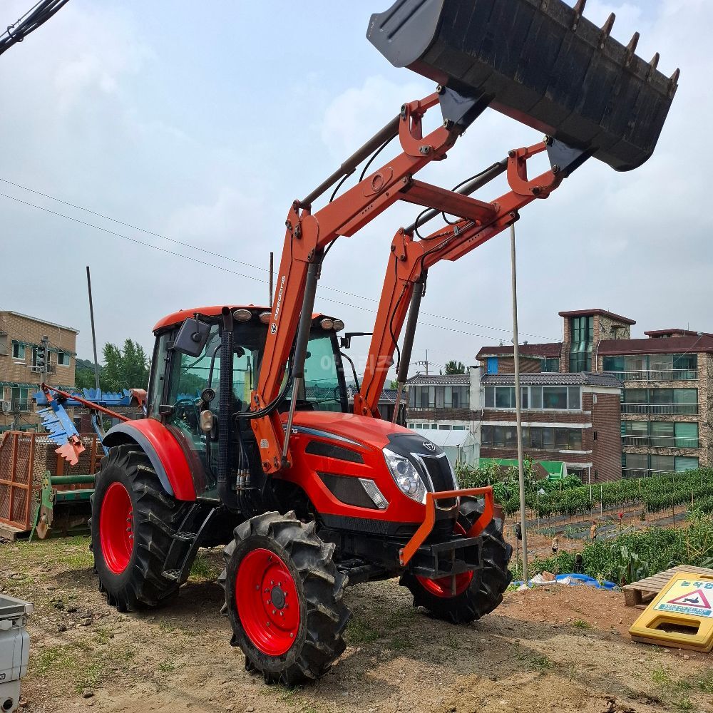 대동 트랙터 PX850PSC (85마력) 뒤우측면