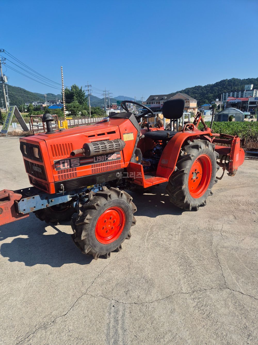 Daedong Tractor L1901-4WD (19hp)