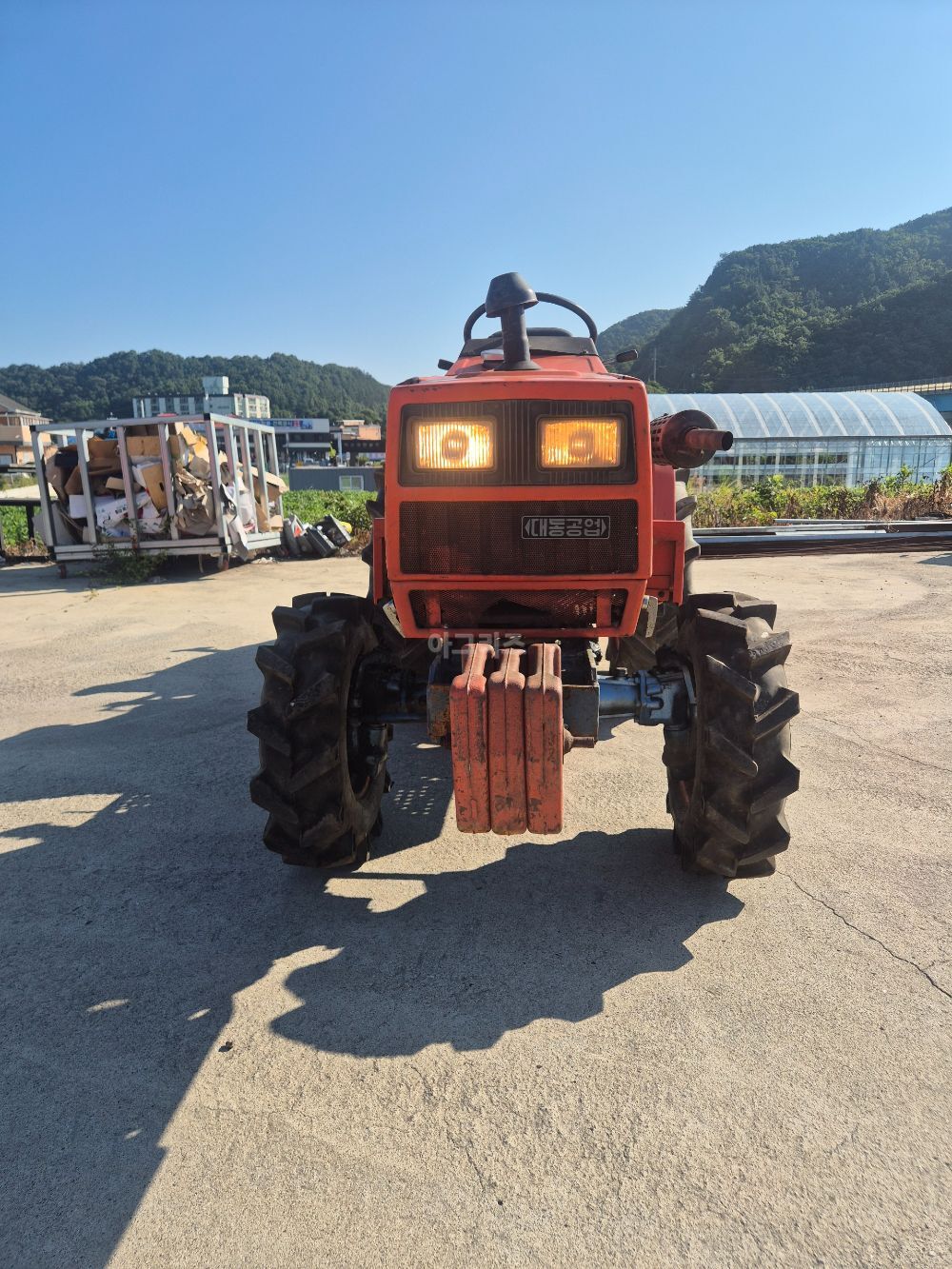 대동 트랙터 L1901-4WD (19마력) 뒤우측면