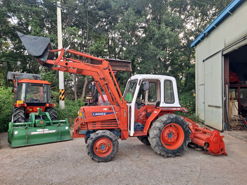 Daedong Tractor L3503 (35hp) 뒤우측면