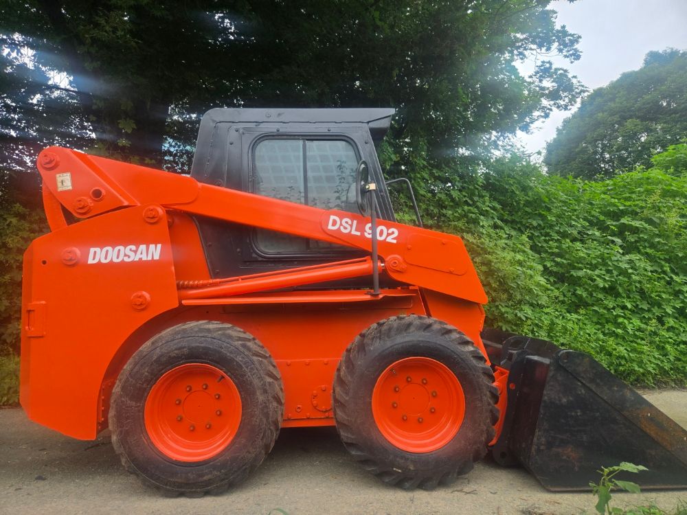  Skid steer loader DSL 902  뒤우측면