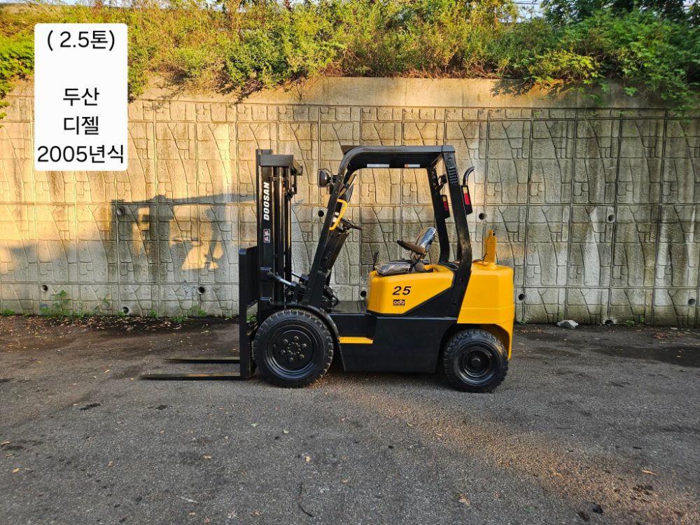 두산 지게차 중고 D25S-3 디젤 3톤 (2.5톤)