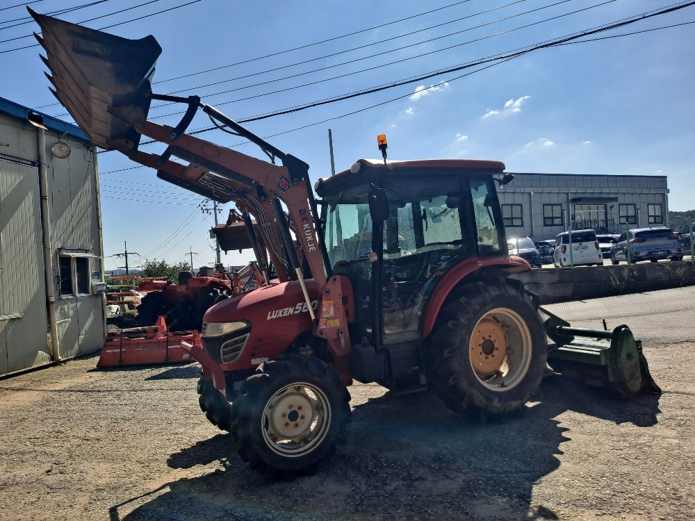 Kukje Tractor LUXEN560 (56hp) 뒤우측면