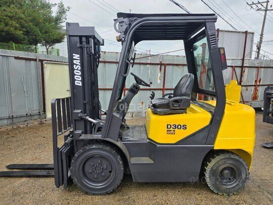 두산 3톤 지게차 D30S (3톤)