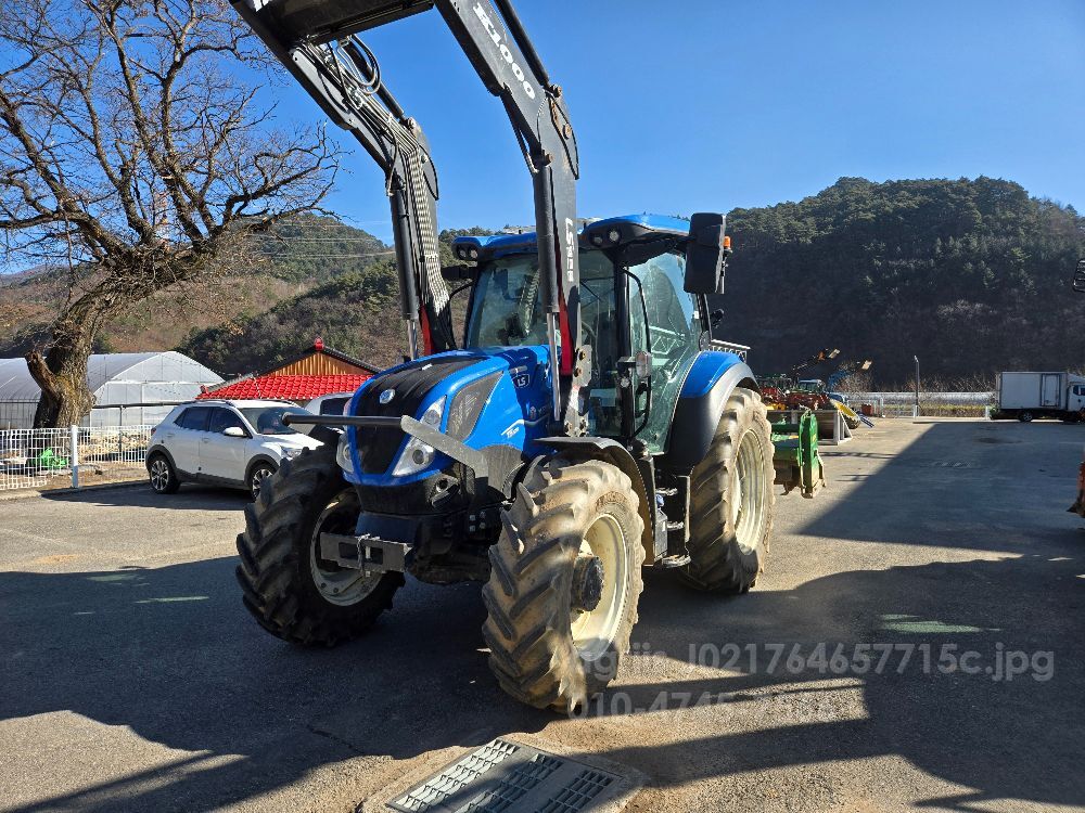NewHolland Tractor T5.120 (117hp)