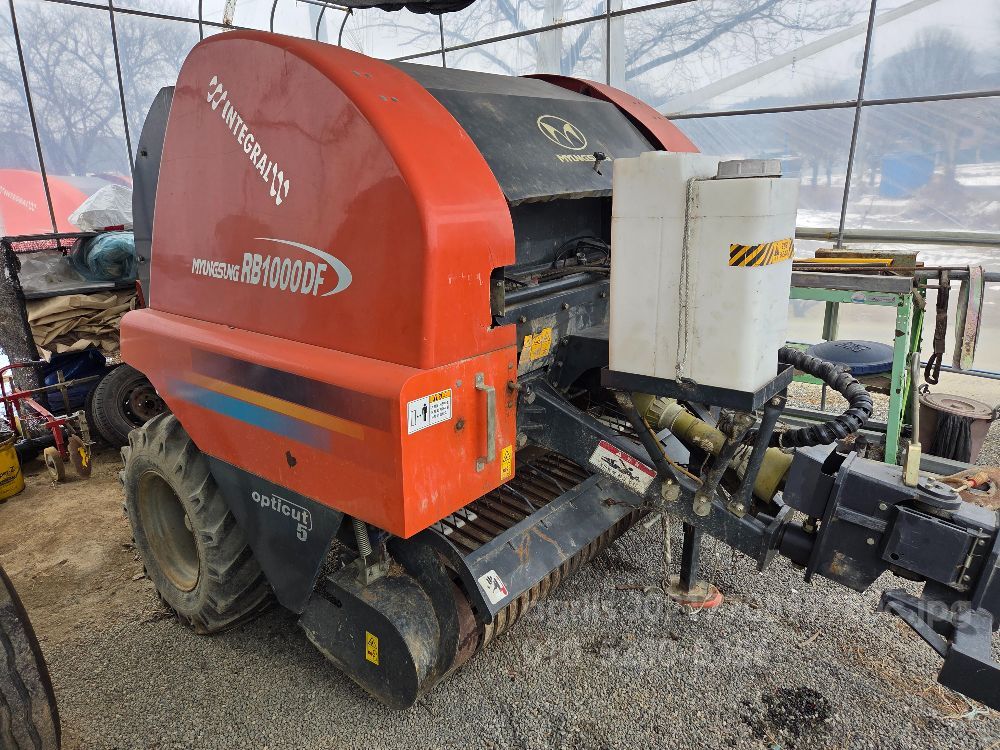  Round Baler RB1000DF 