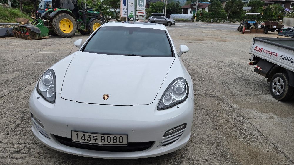 자동차 포르쉐파나메라 143두8080