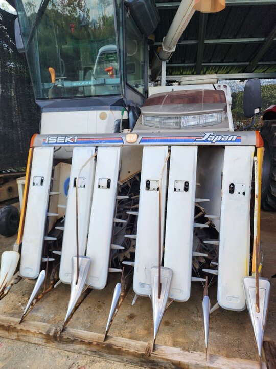  Combine Harvester 695 (6Rows)