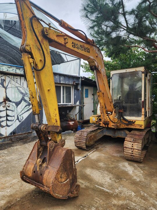 삼성 굴삭기 (6톤) 앞좌측면