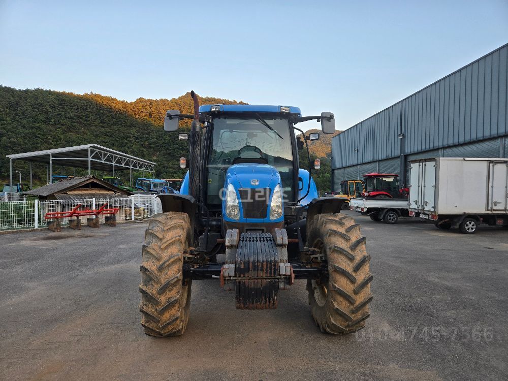 뉴홀랜드 트랙터 T6050 (125마력)