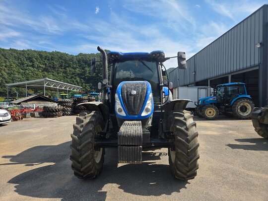 NewHolland Tractor T6.145 (140hp)