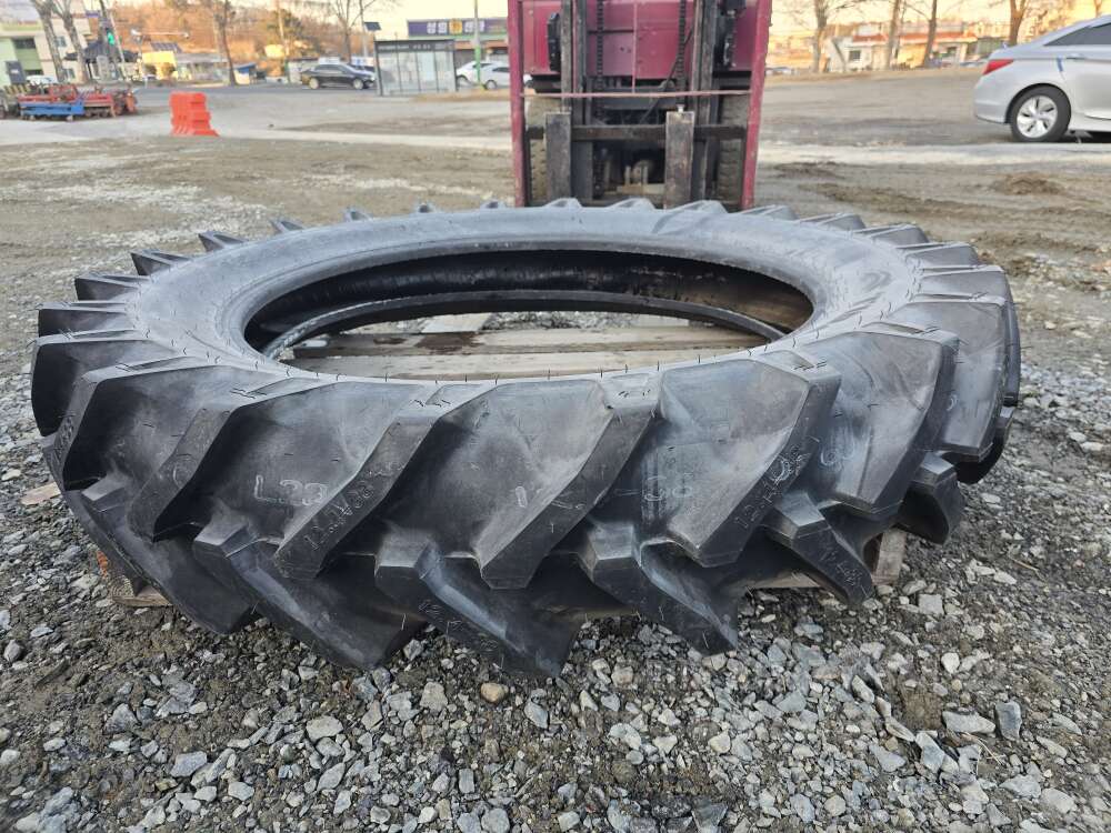  타이어 12.4~38 타이어 12.4~38