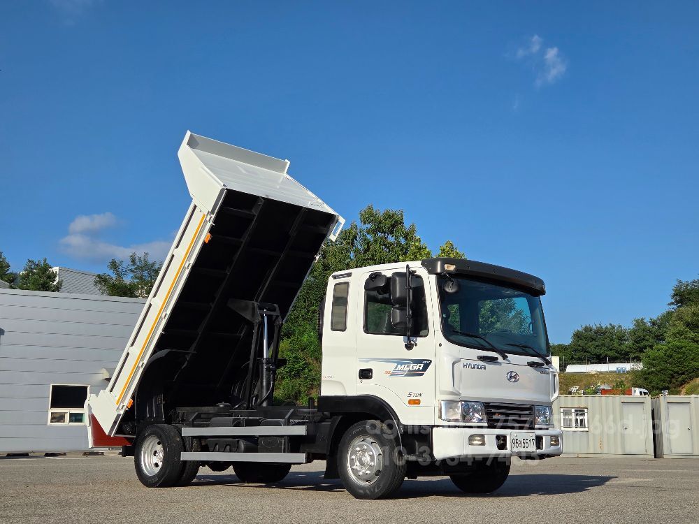 현대 메가트럭 5톤 4m롱덤프 뒤우측면