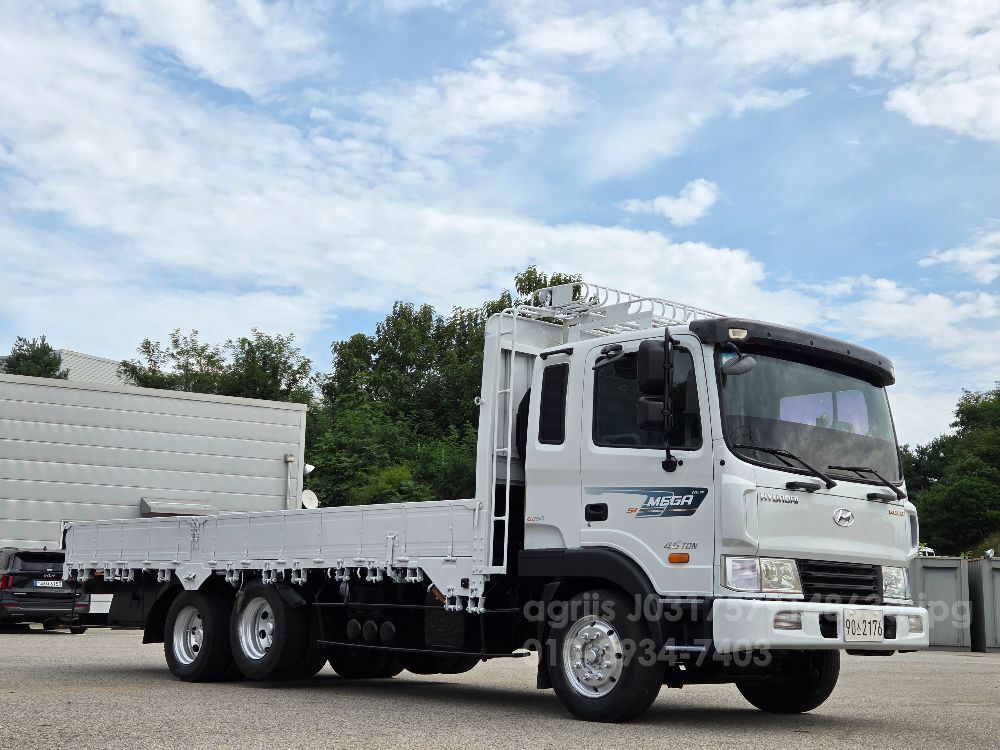 현대 메가트럭4.5톤 6m25초장축 뒤우측면