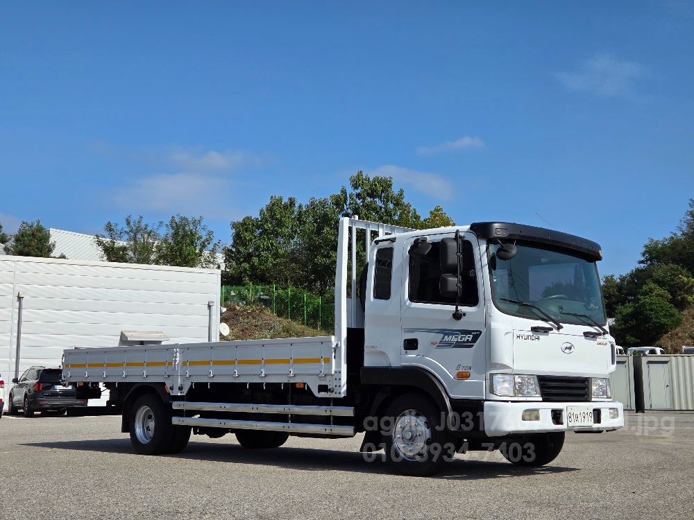 현대 메가트럭5톤 6m25초장축 뒤우측면