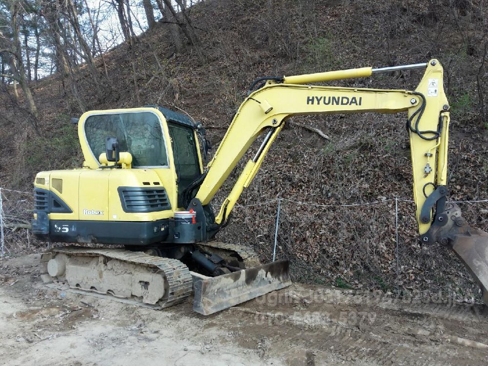 현대 굴삭기 RX55 (5.5톤) 뒤우측면