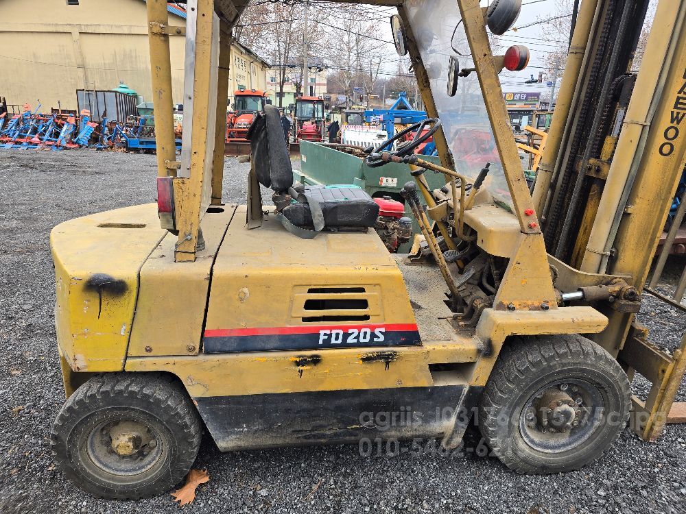 두산 지게차  2톤