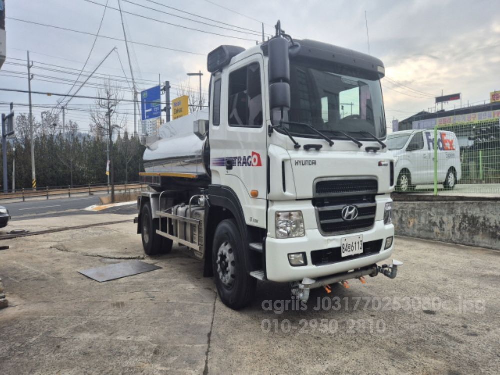 현대뉴파워트럭 8000리터살수차 살수차