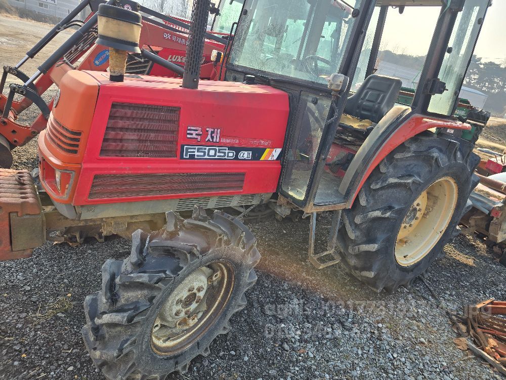 국제 트랙터 F505 (50마력)
