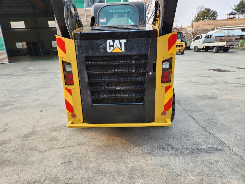 캐터필라 스키드로더 262D