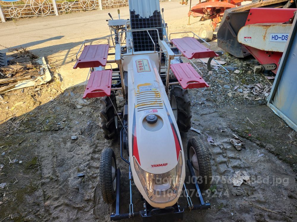 Yanmar 이식기 보행 야채  뒤우측면