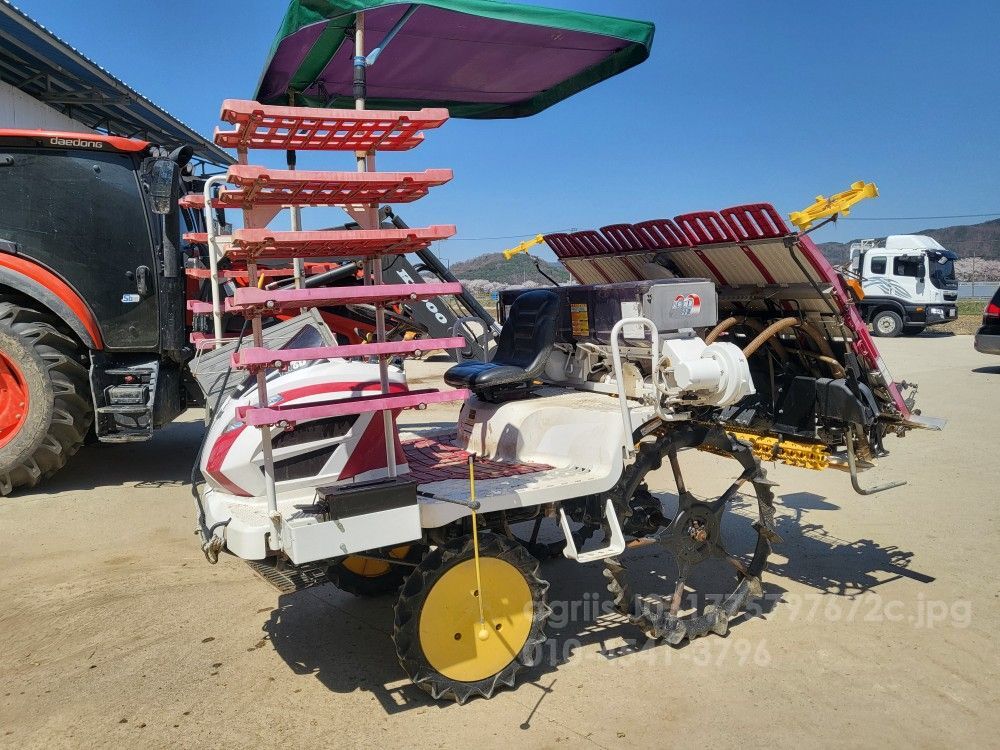 Yanmar Rice transplanter YR6DZ-F (6Rows)