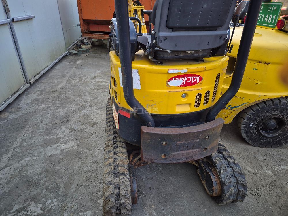 동양 굴삭기 미니010 (1톤)