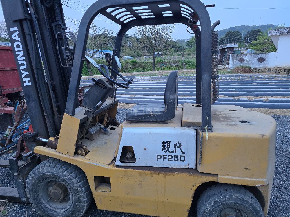 현대 지게차 2,5톤 (2,5톤)