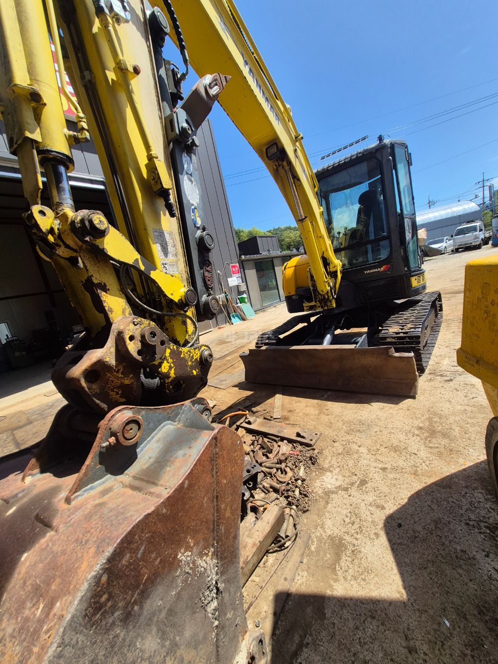 얀마 굴삭기 Vlo55-5b (5,5톤) 뒤우측면