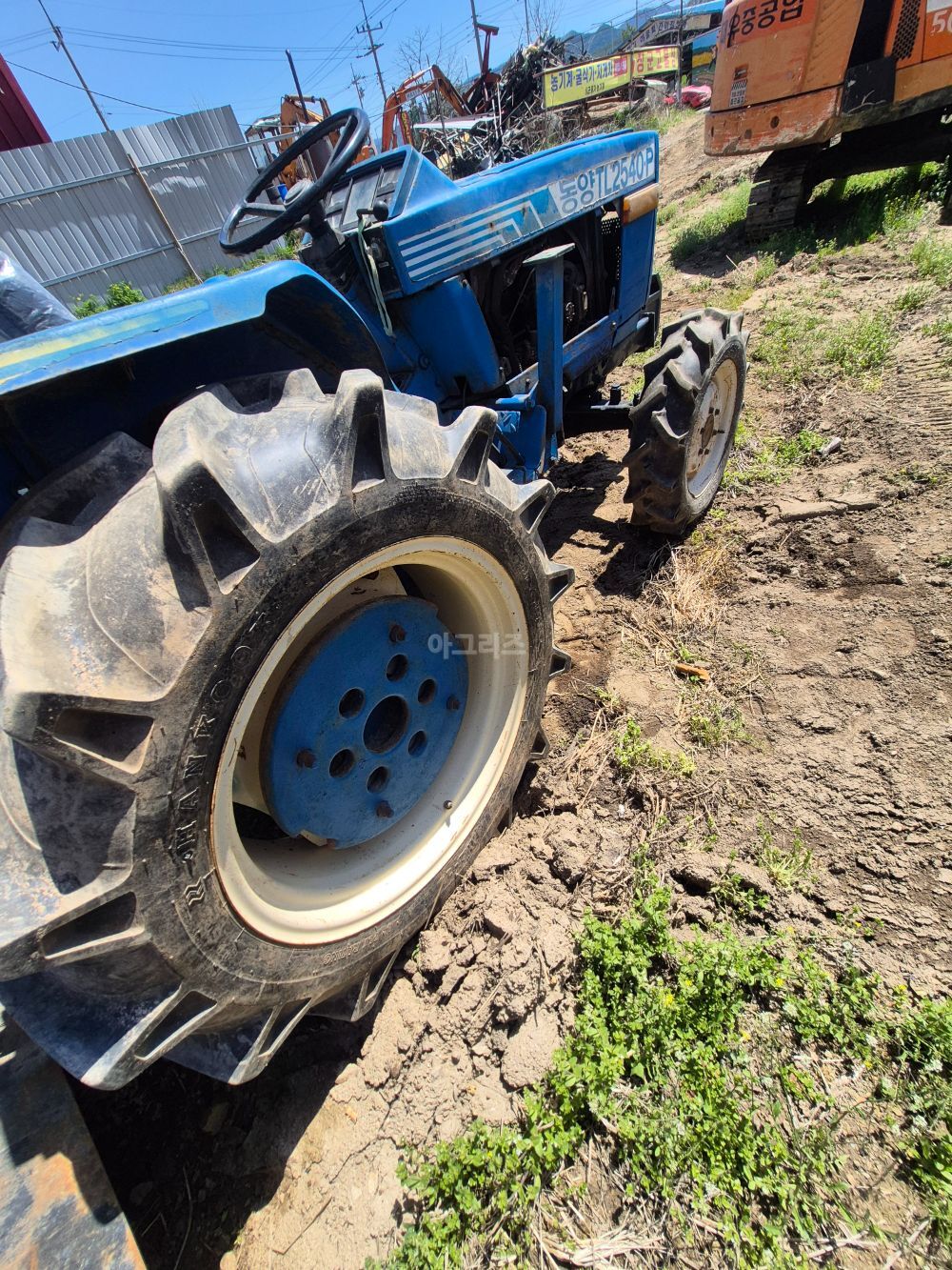 TYM Tractor TL2540 (25hp) 뒤우측면