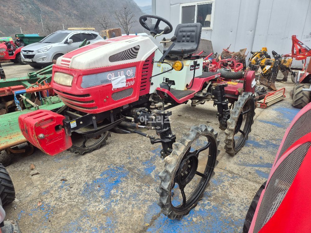 Shibaura Cultivator CFM-2000 (20hp) 뒤우측면