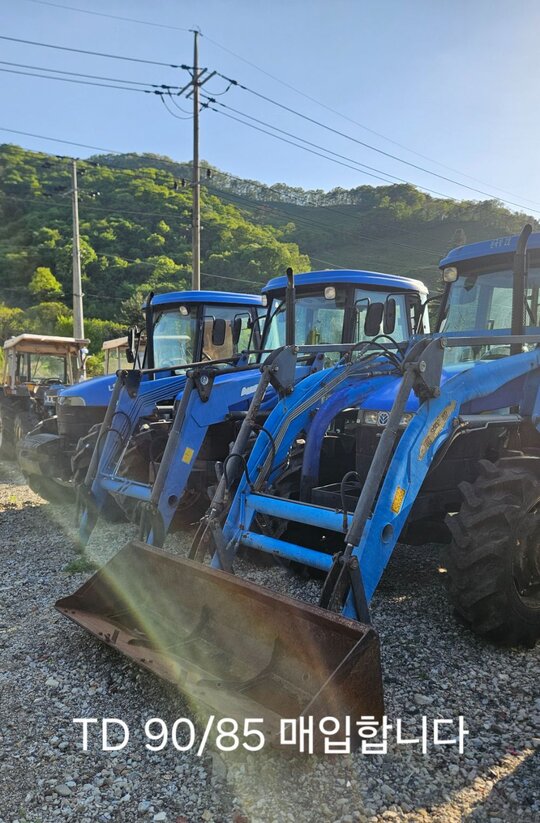 뉴홀랜드 트랙터 TD90D (90마력)