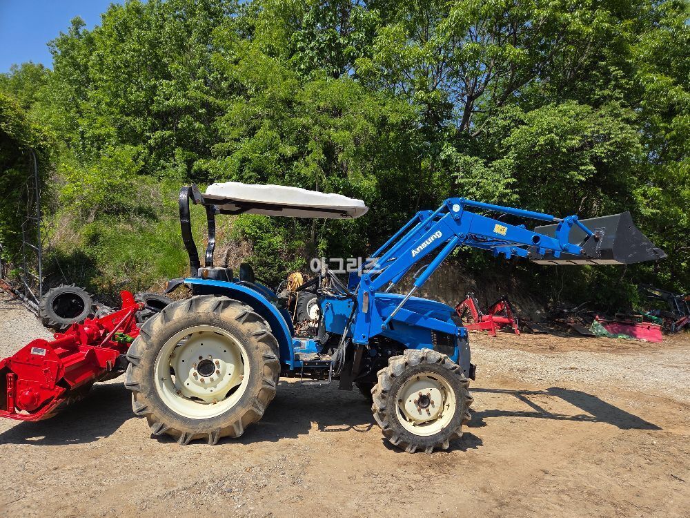 LS Tractor SN47 (47hp)