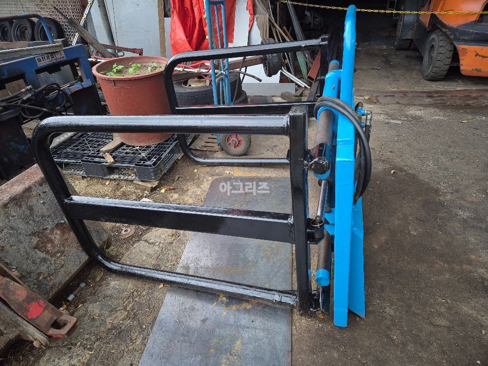  Bale Gripper 스키로더용 겸용베일러 