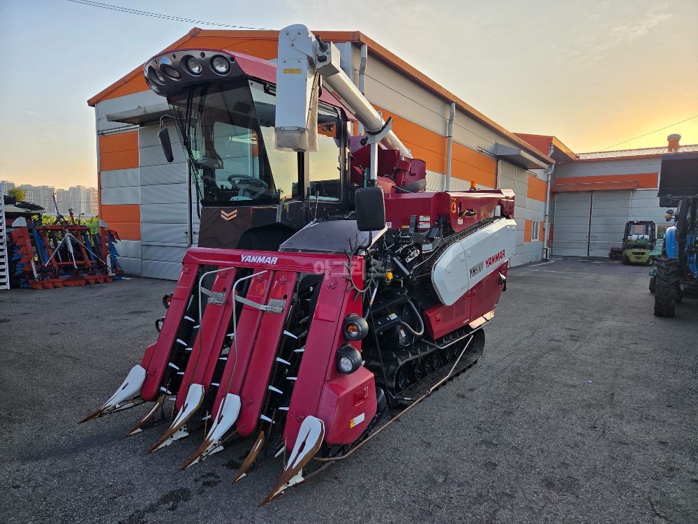  Combine Harvester YH5101 (5Rows) 뒤우측면