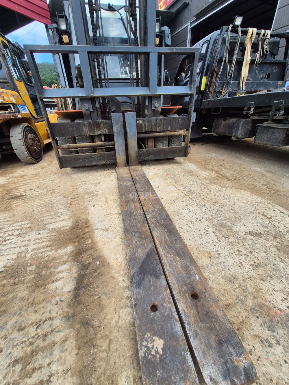 Clark Forklift FX7.0D (7.0톤) 뒤우측면