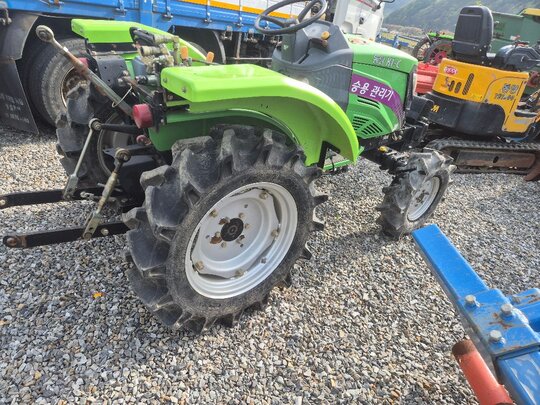  Cultivator 승용 (18hp)