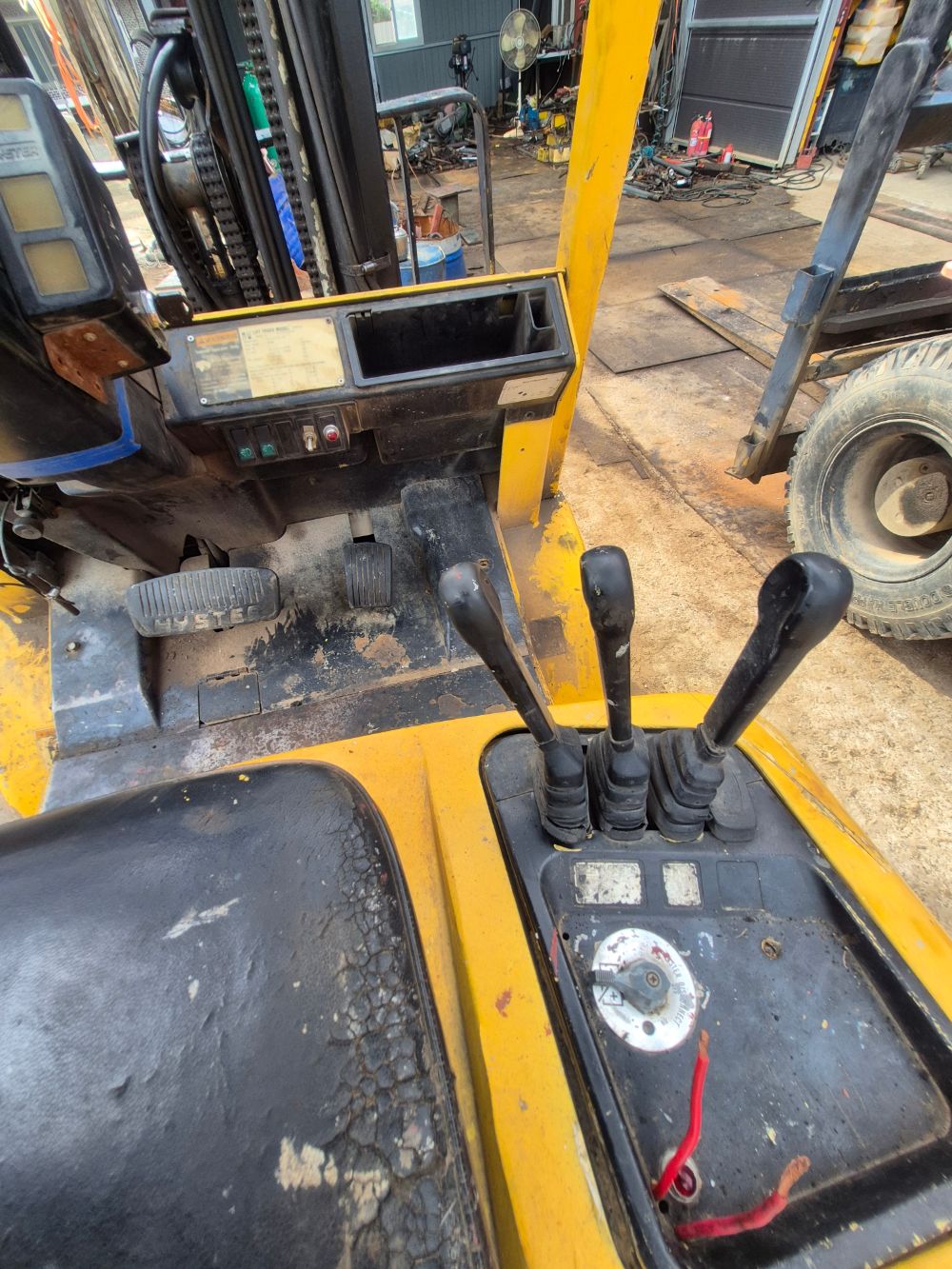  Forklift 하이스터3톤3단마스터 (3톤) 뒤우측면