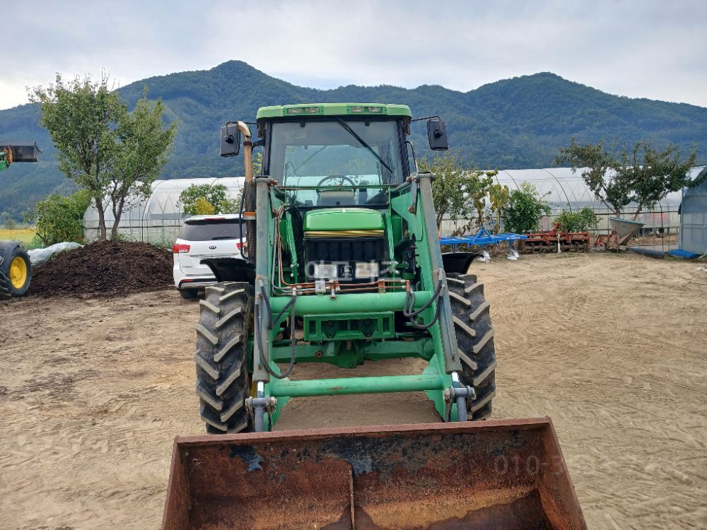 JohnDeere Tractor 6200 (85hp)