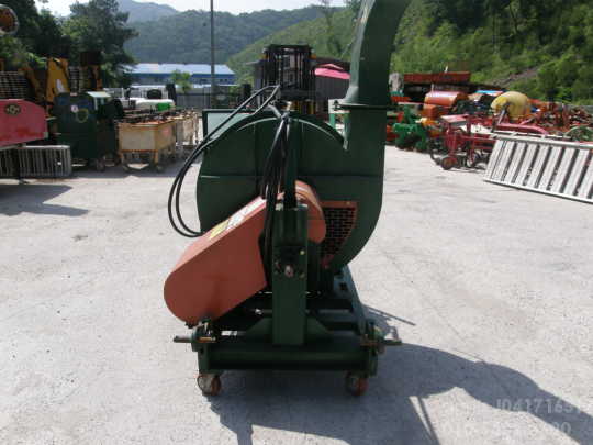 선일기계 잔가지 선일기계 잔가지 파쇄기 트렉터용 S-001A